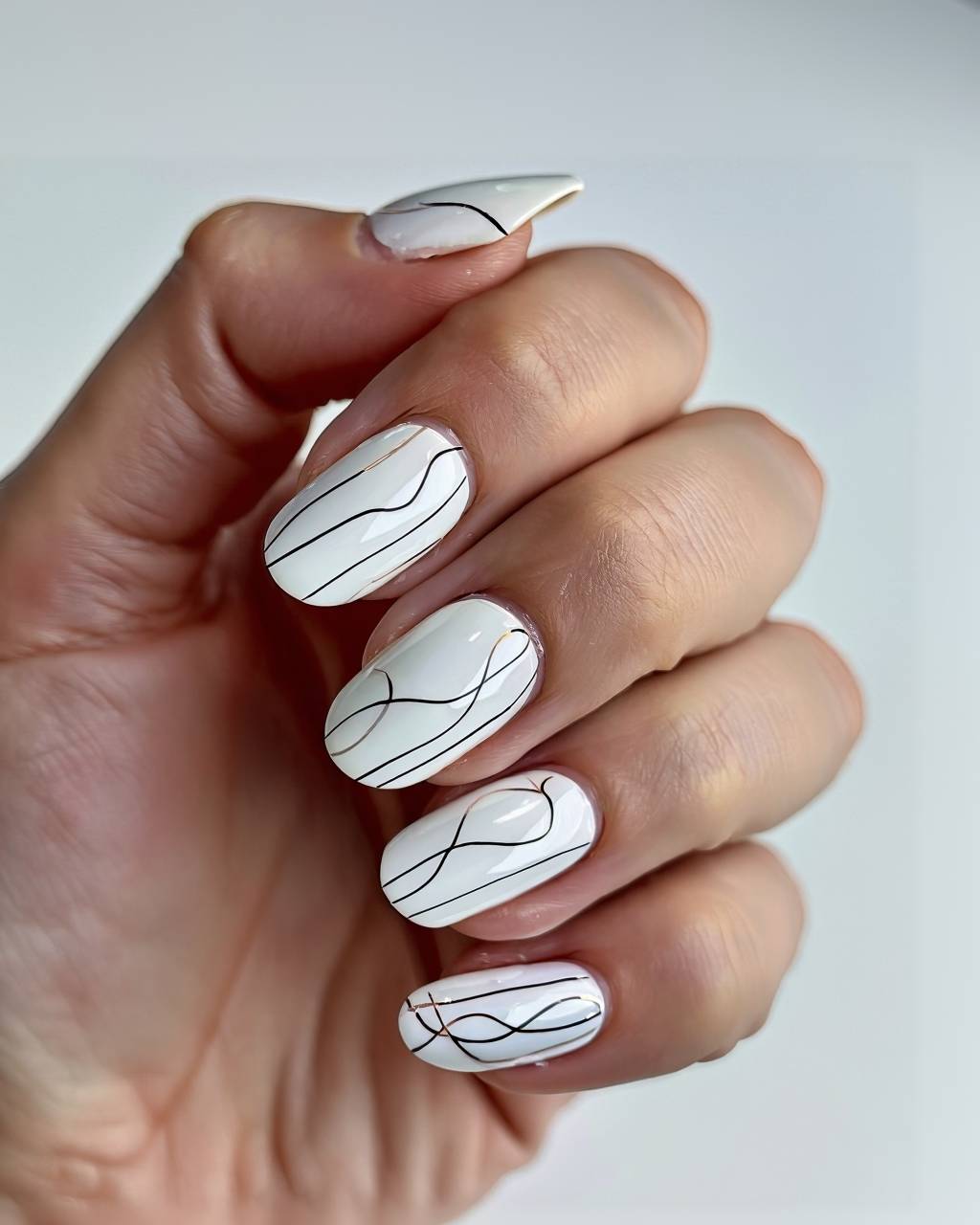 Oval line art nail design by Priya Sharma