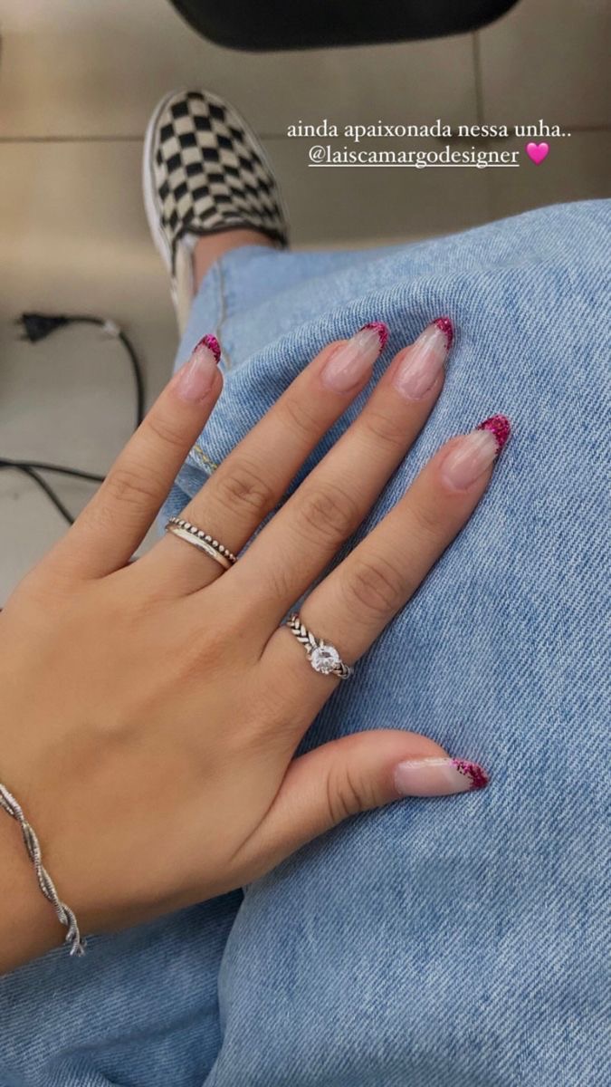 Oval minimalist nail design by Priya Sharma