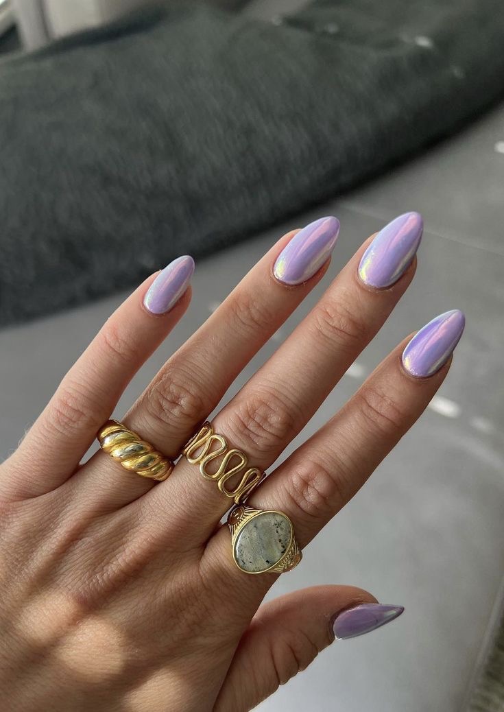 Almond line art nail design by Madison Rose