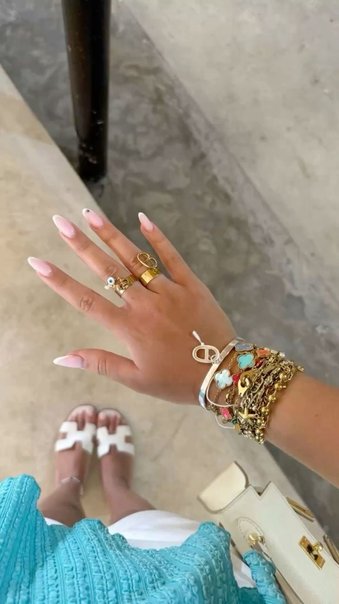 Oval line art nail design by Madison Rose