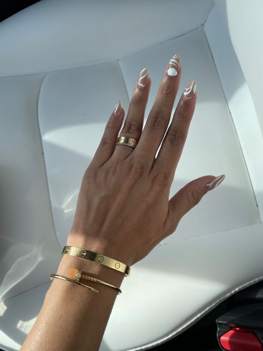 Oval aura nail design by Lily Grace