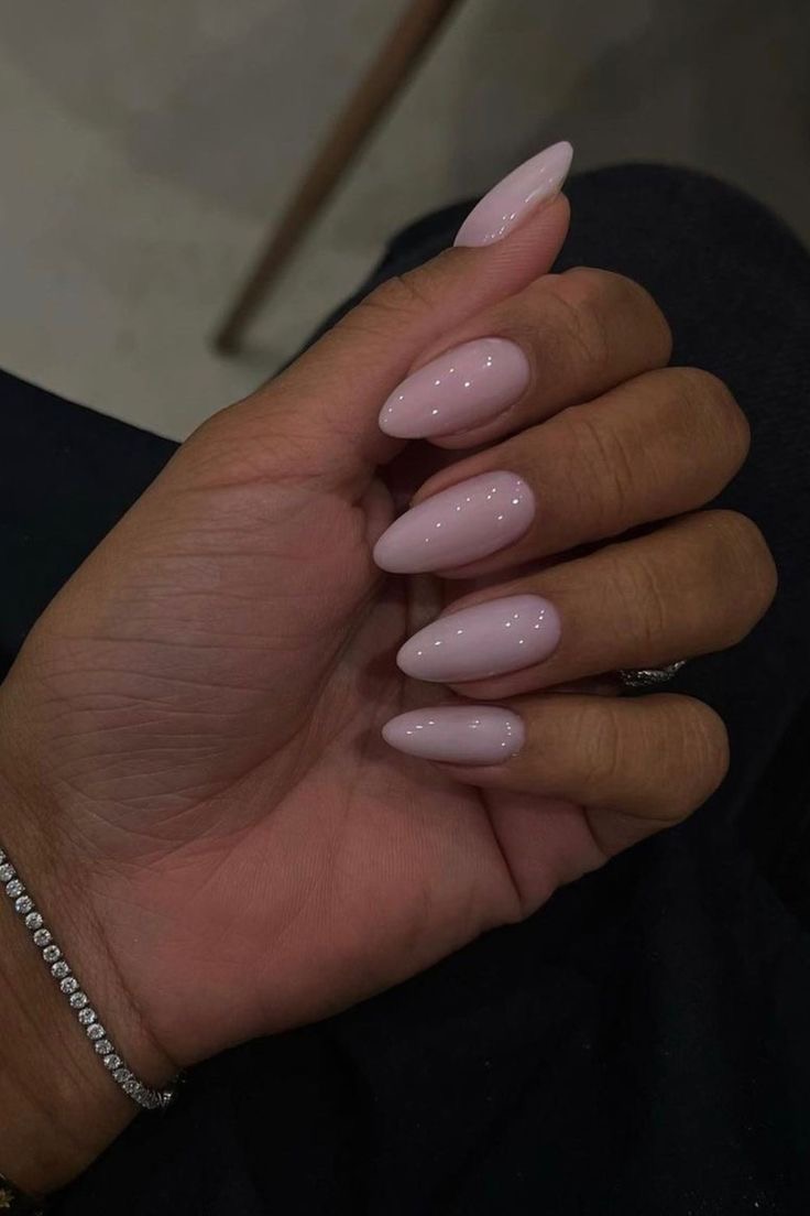 Oval marble nail design by Bella Romano