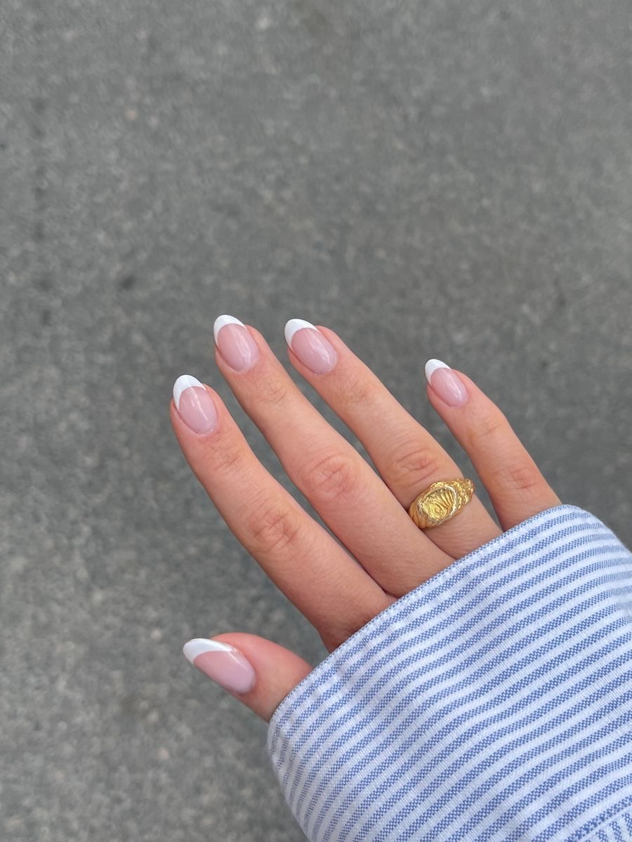 Almond abstract nail design by Mia Jade