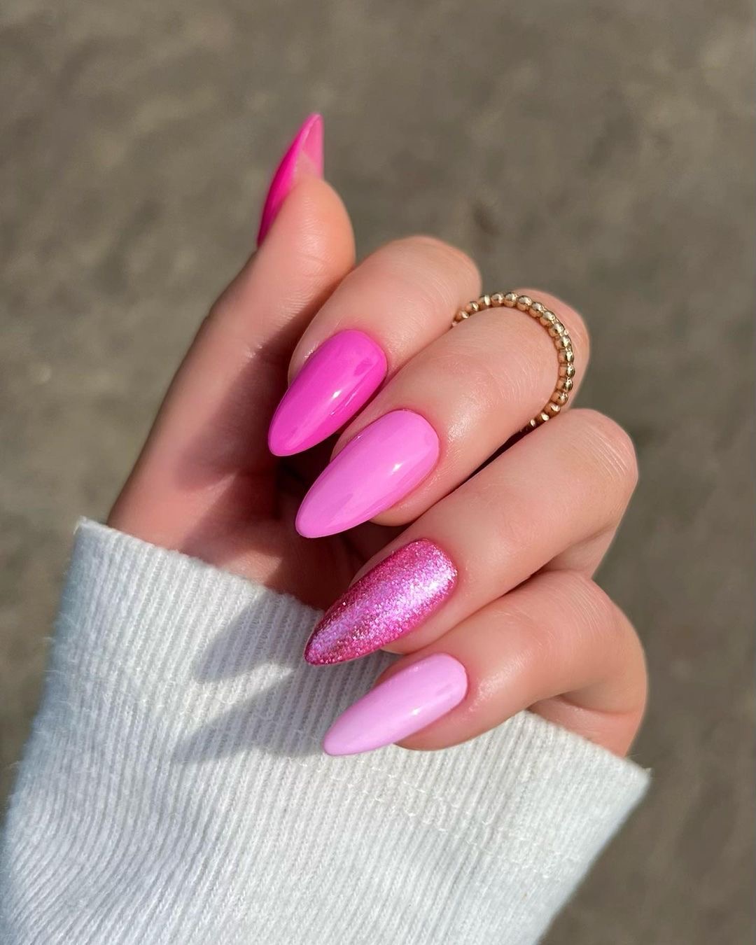 Oval abstract nail design by Isla Marine