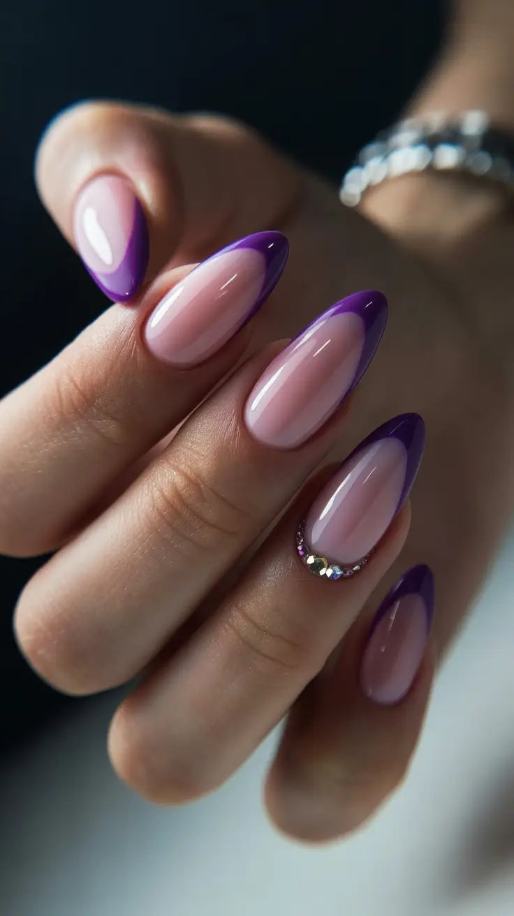 Oval minimalist nail design by Isla Marine