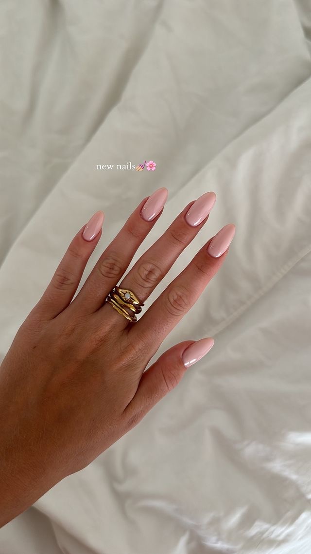 Oval art nail design by Faith Hart