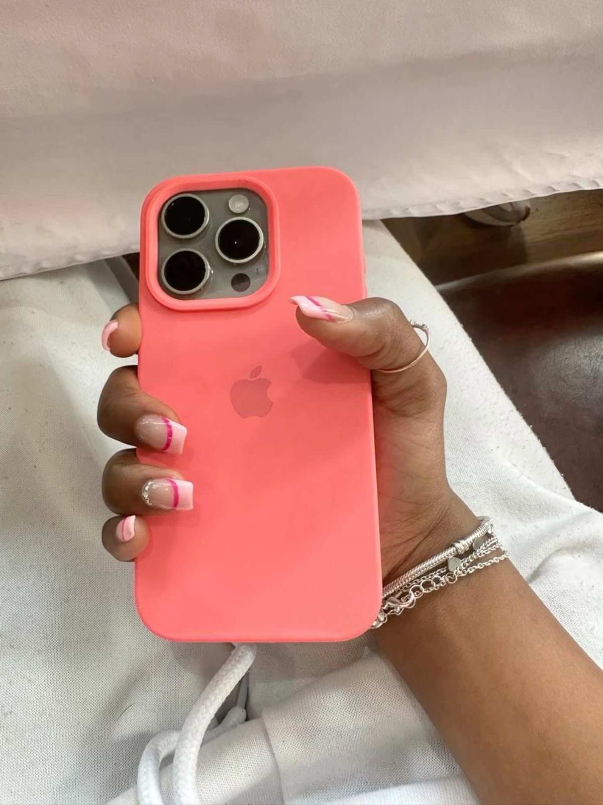 Oval abstract nail design by Victoria Sterling