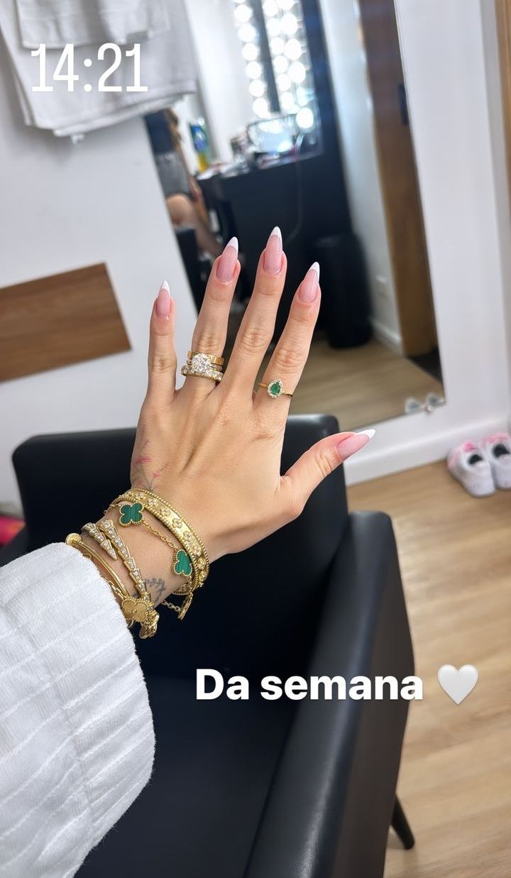 Almond glitter French nail design by Elena Grace