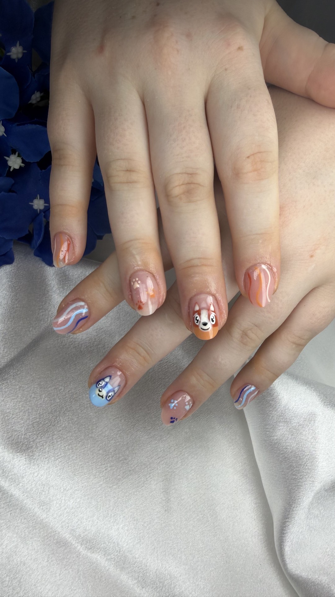 Oval character nail design by Márcia Tavares