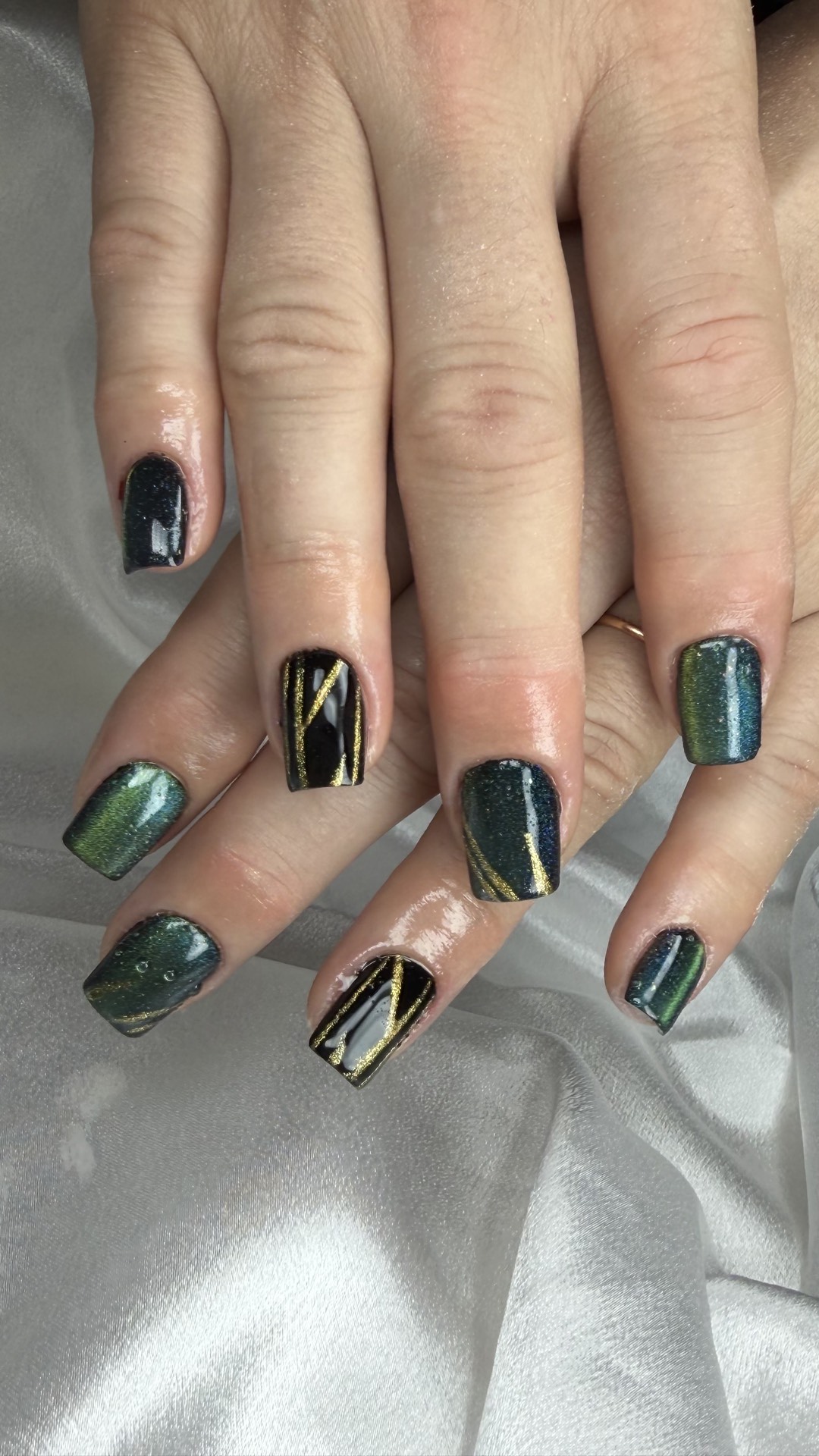 Square glazed nail design by Márcia Tavares