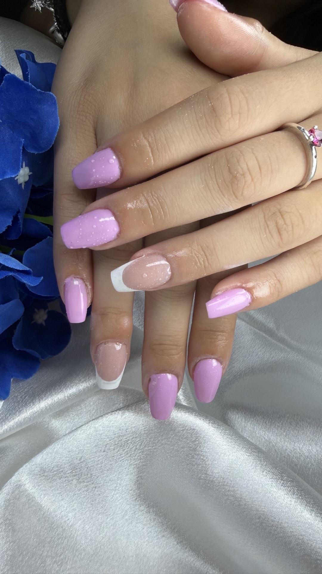 Neutral French nail design by Márcia Tavares