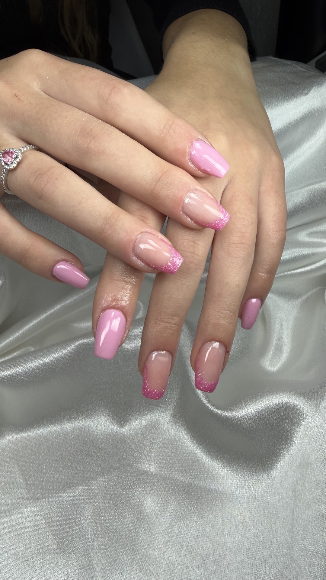 Neutral glitter French nail design by Márcia Tavares