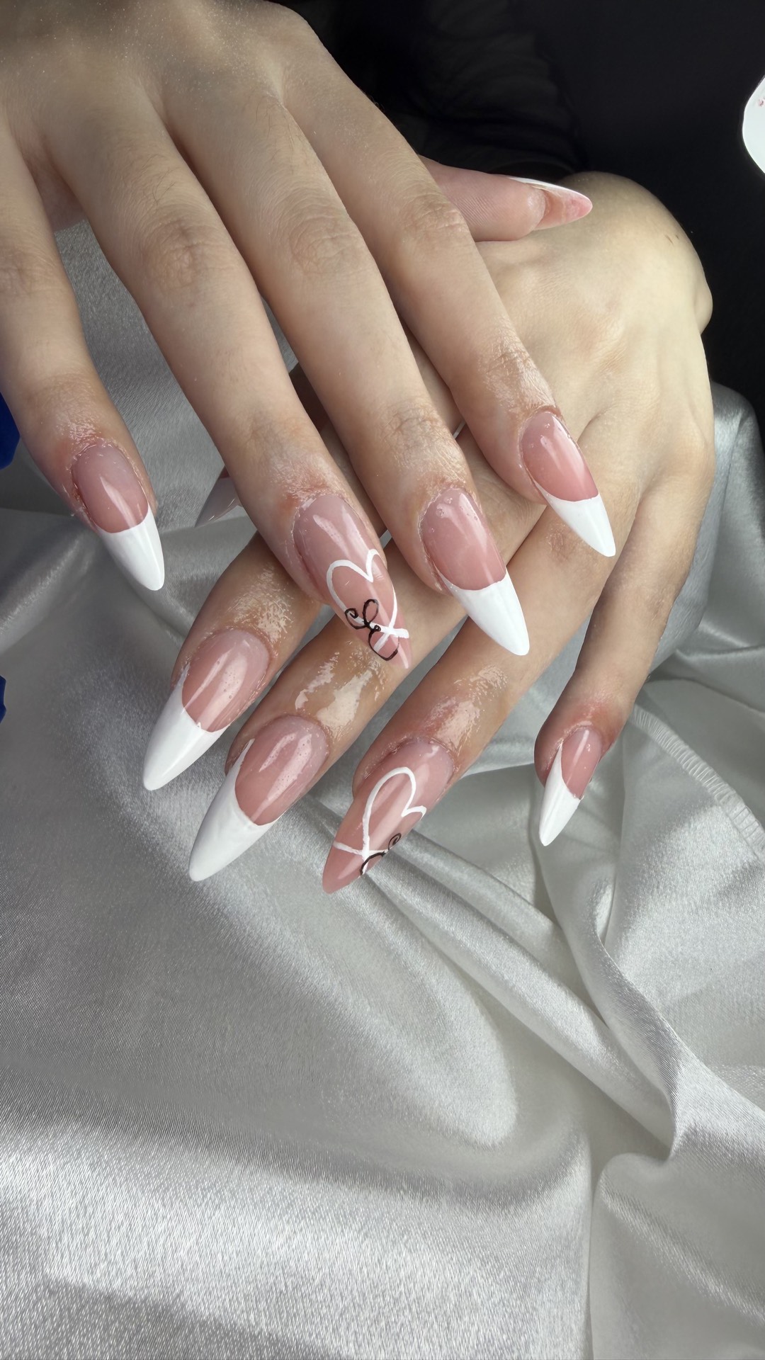 Stiletto almond nail design by Márcia Tavares