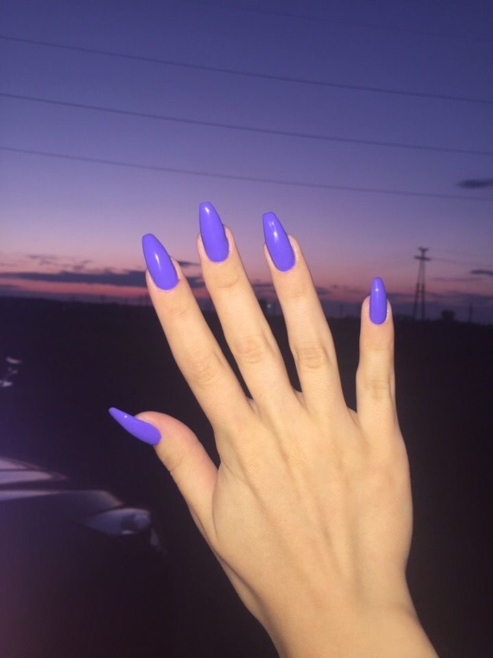 Almond geometric nail design by Sadie Bloom