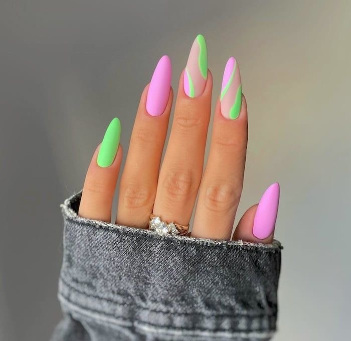 Oval rhinestone nail design by Sadie Bloom