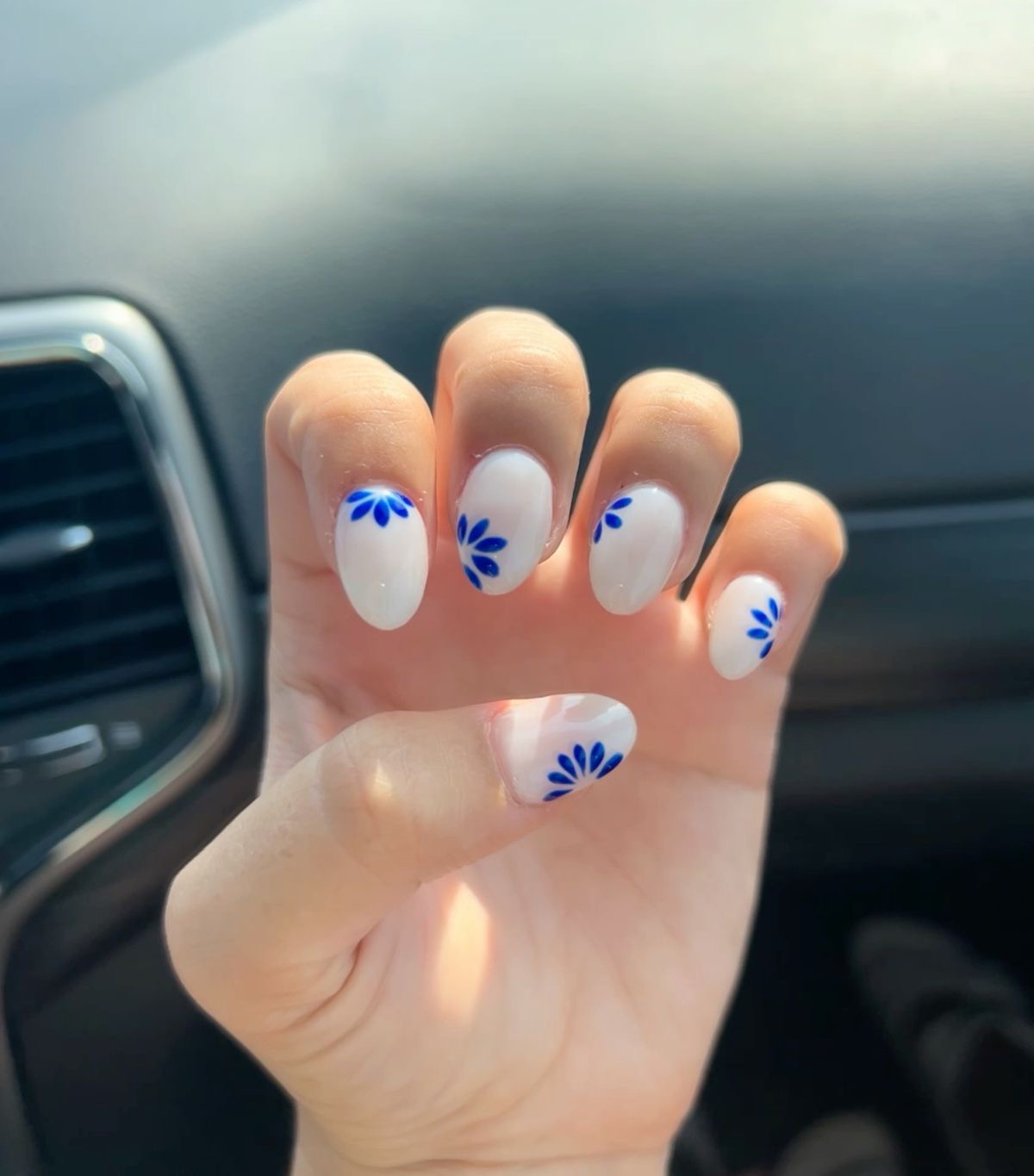 Oval line art nail design by Sadie Bloom