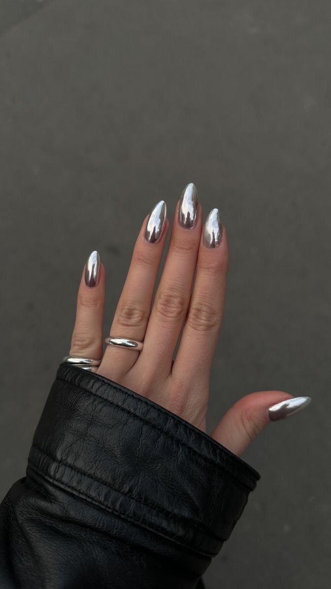 Square abstract nail design by Sadie Bloom