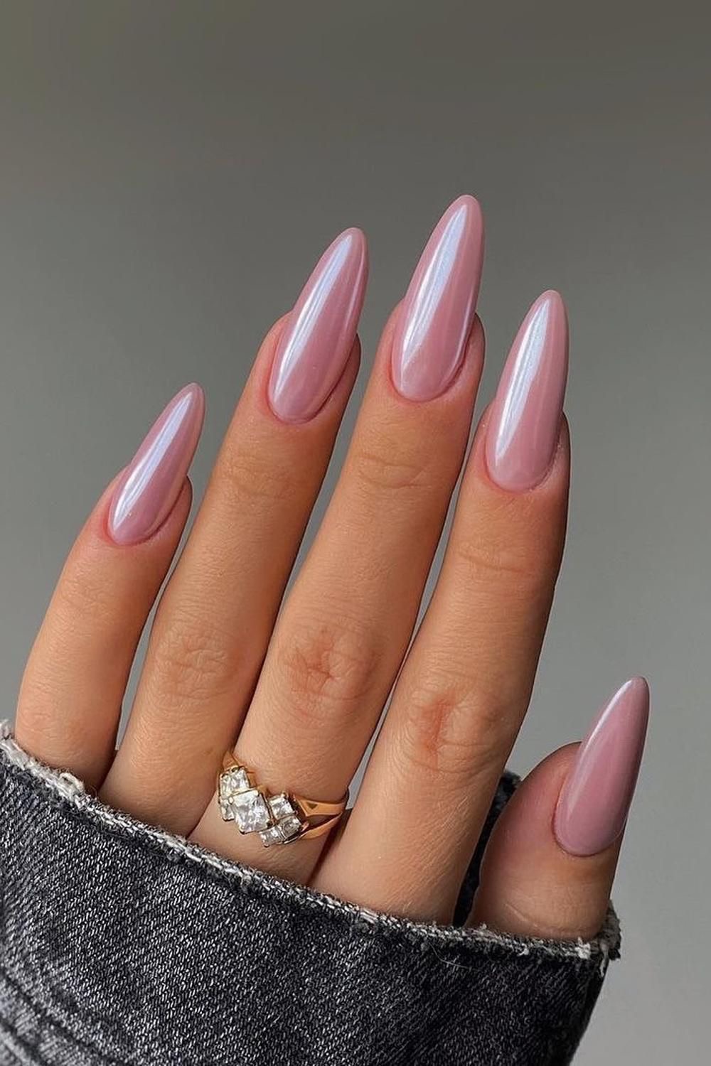 Squoval line art nail design by Sadie Bloom