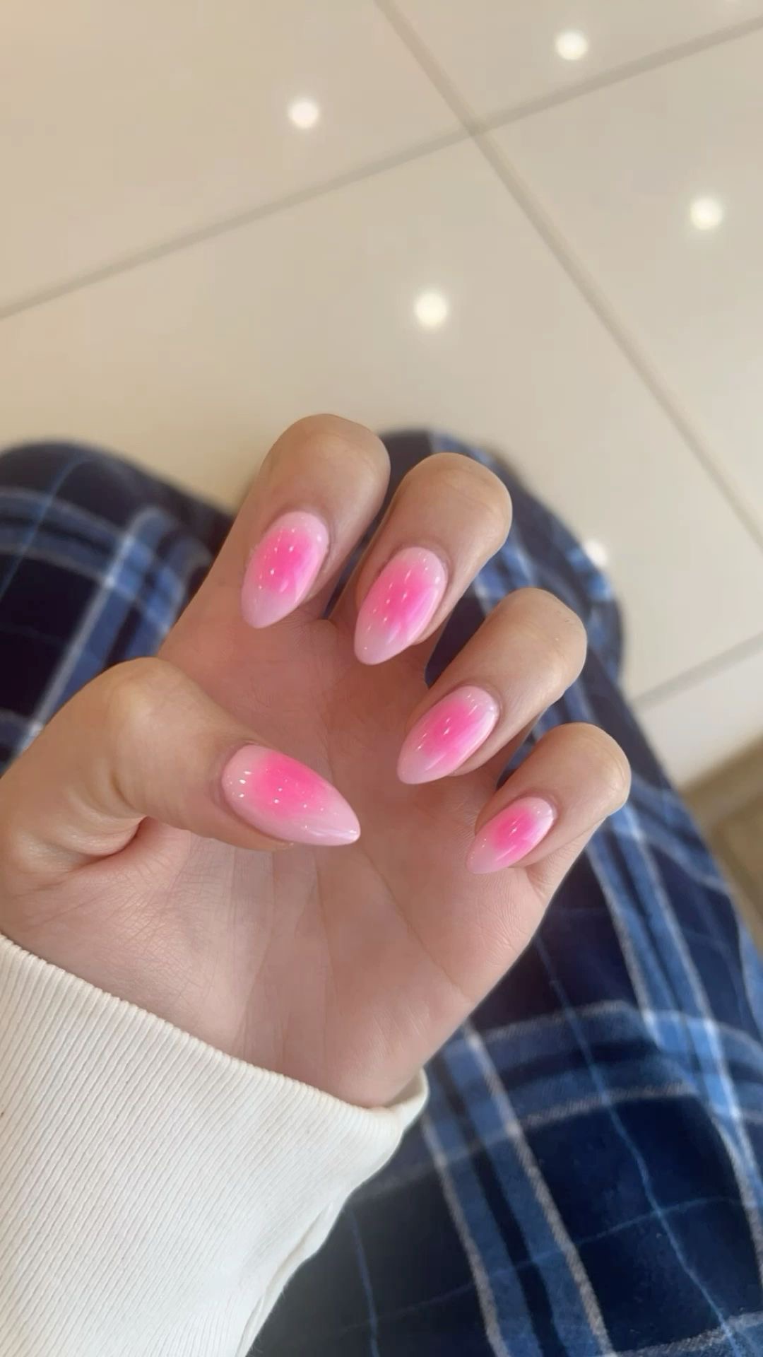 Oval animal print nail design by Lola Fernandez