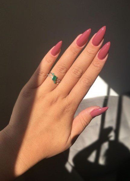 Stiletto line art nail design by Maya Lin