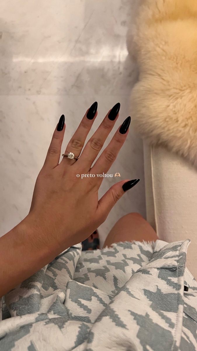 Stiletto glazed nail design by Bella Quinn
