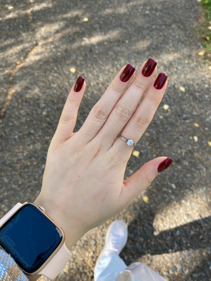 Stiletto line art nail design by Everly Grace