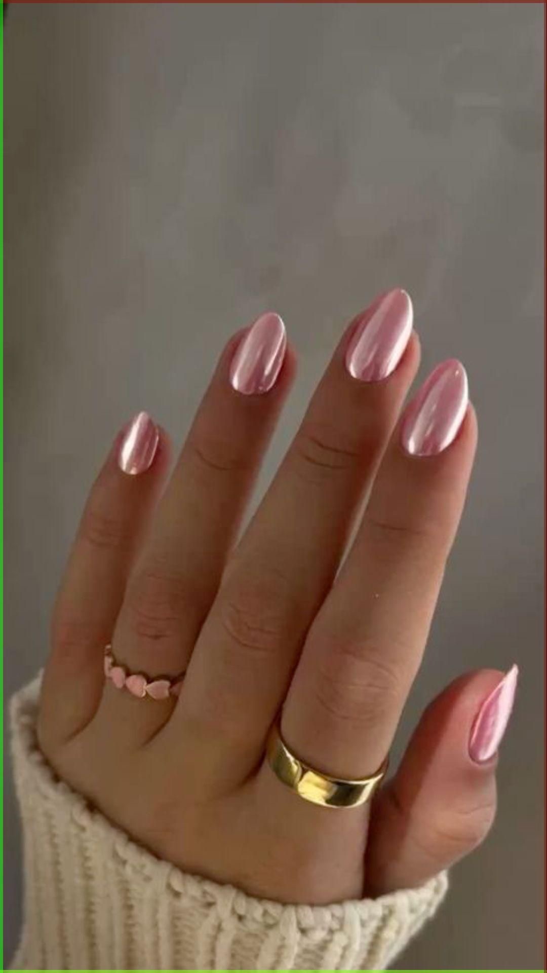 Almond glazed nail design by Sophie Chevalier